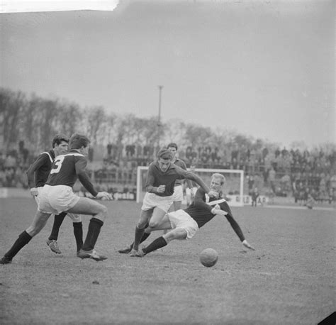 eerste voetbalwedstrijd in nederland